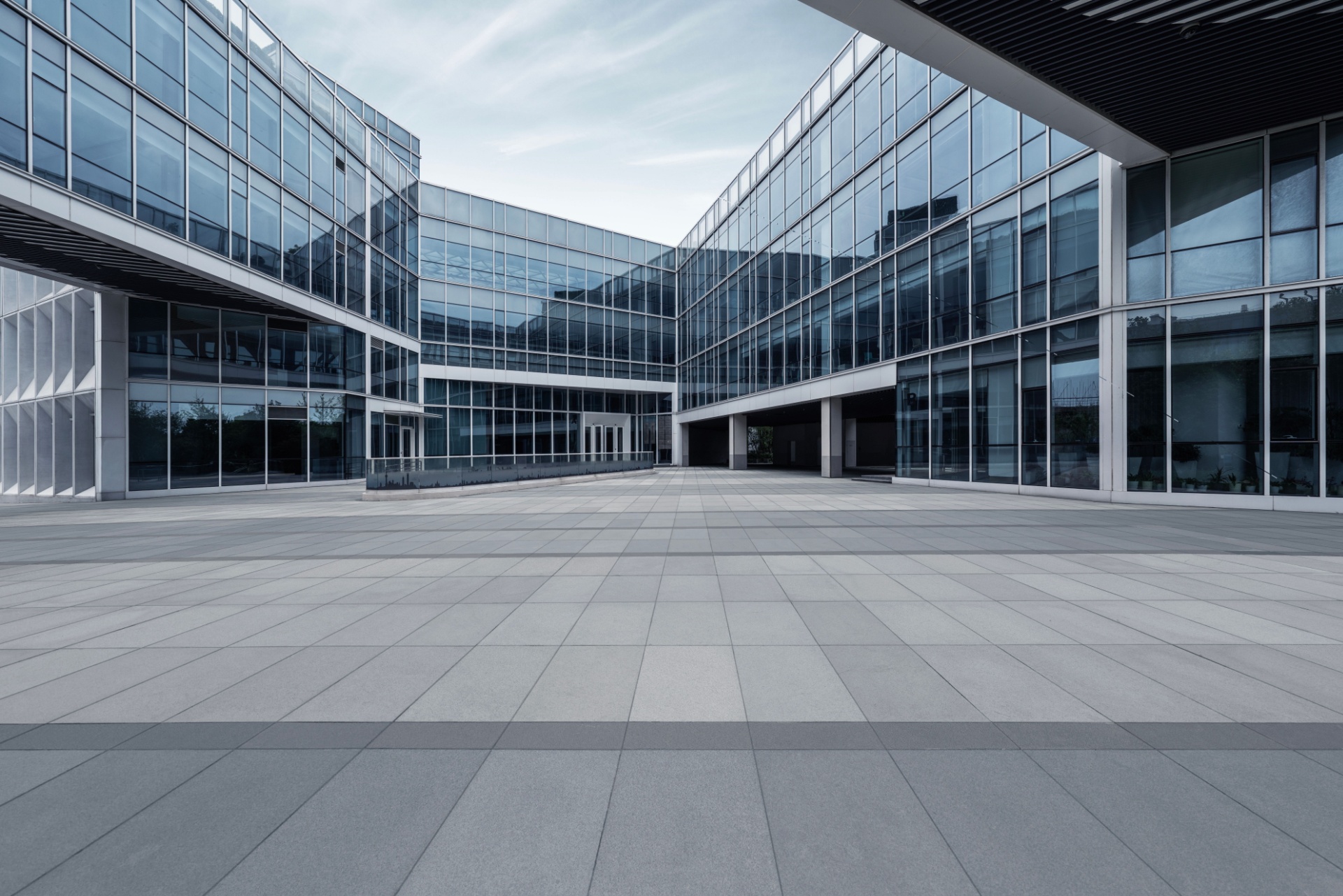 Weekly Briefing: Alternative Asset Managers Scale Up, Atom Bank’s 2025 Progress, VCT Investor Survey & Consumer Lending Trends