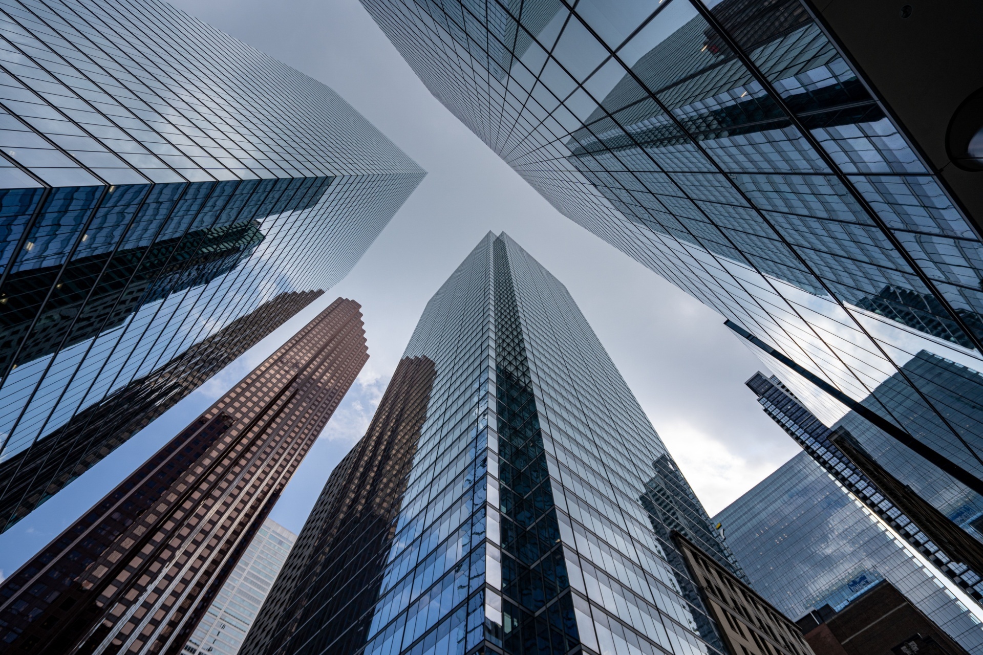 Weekly Briefing: Rising Government Debt, Pension Investment Pressure, Record IHT Receipts & Growing Chinese Stakes