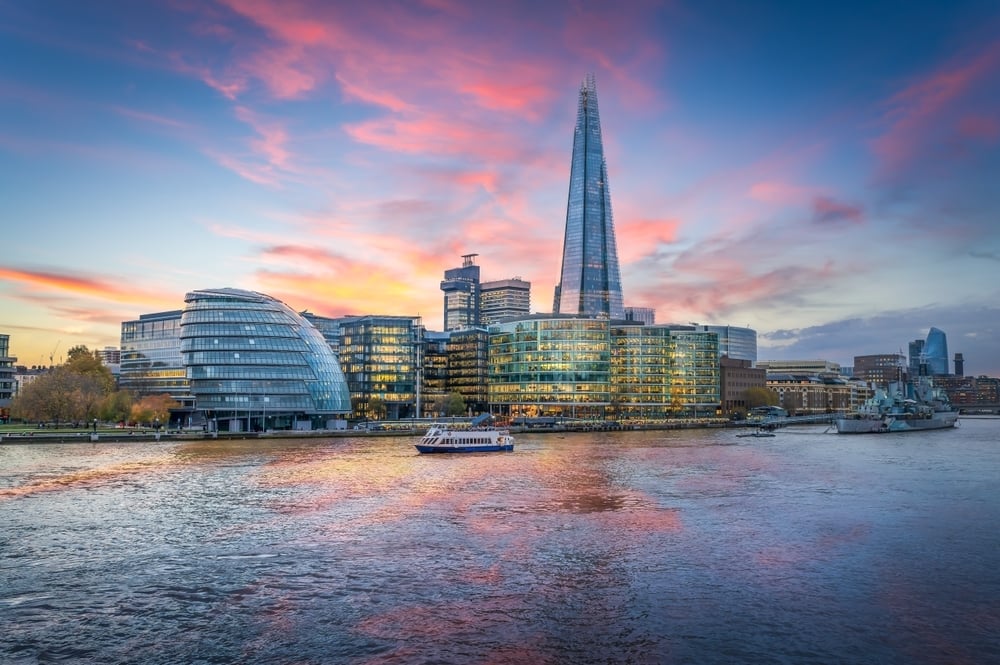UK Deep Tech Hits £1bn, Starmer Resigns, The FTSE's Quiet Run & Burnham's Manchesterism